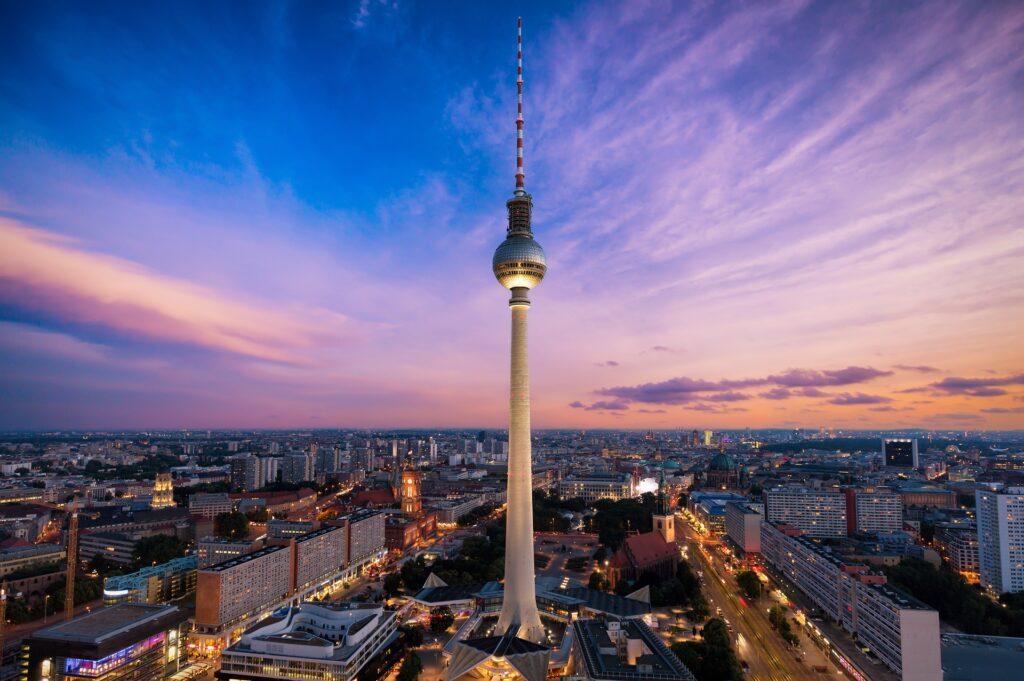 Berliner Fernsehturm bei Sonnenuntergang | Escort Berlin